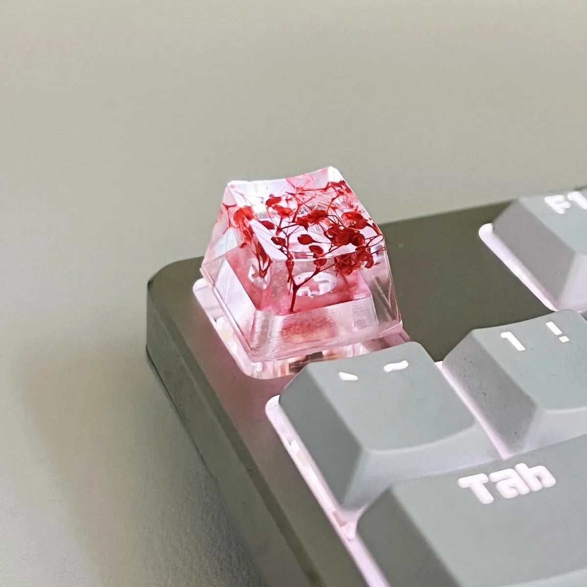 High transparency starry sky resin keycap for mechanical keyboards in green colour