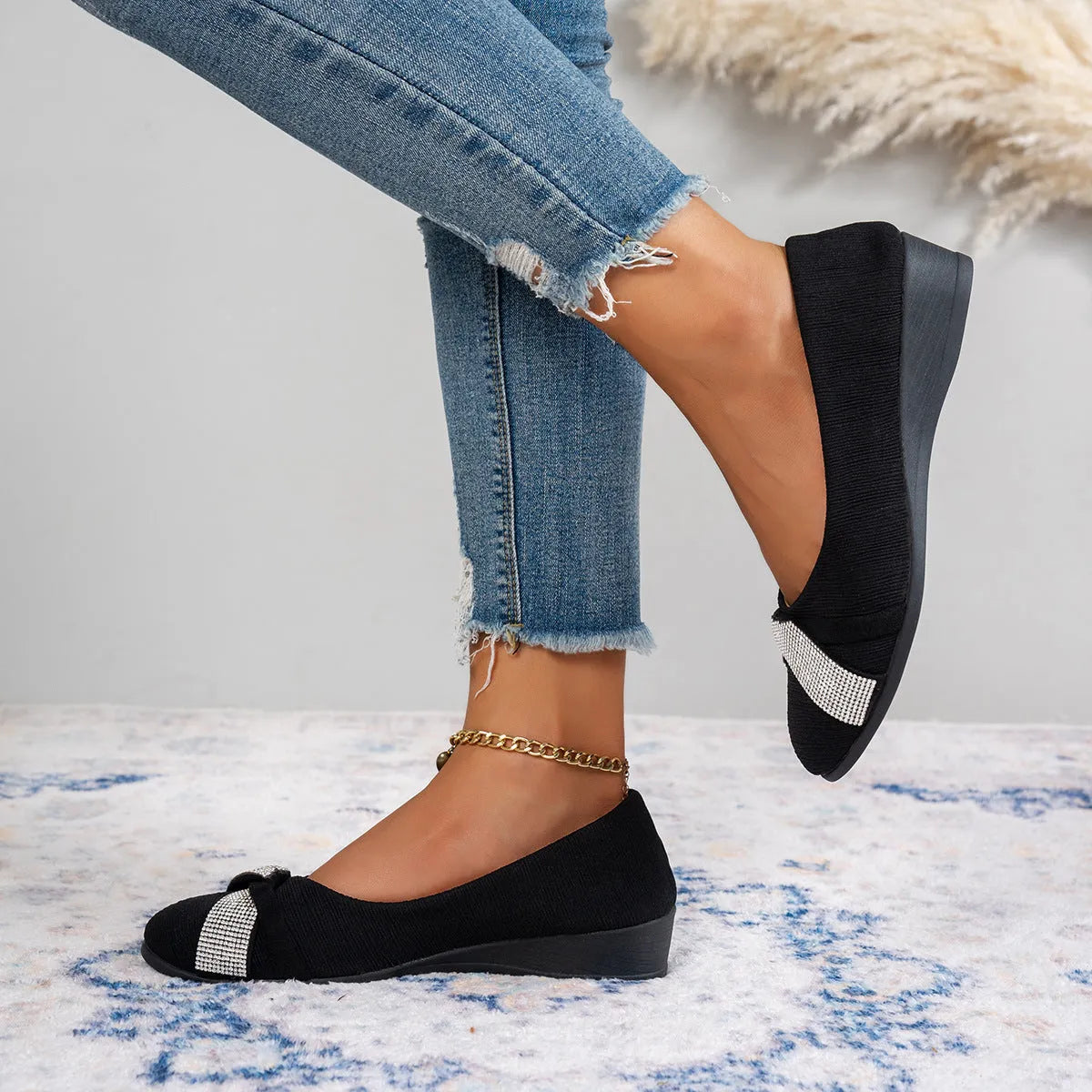 Black women's slip-on casual shoes with rhinestone decoration and chunky heel