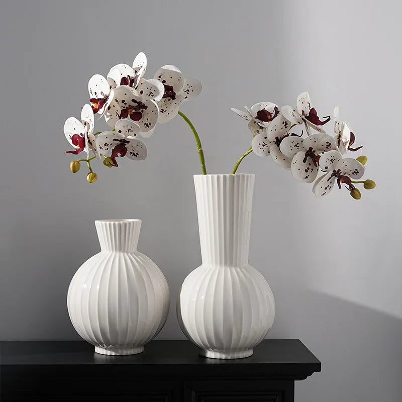 White striped ceramic vase with American country design for table decoration