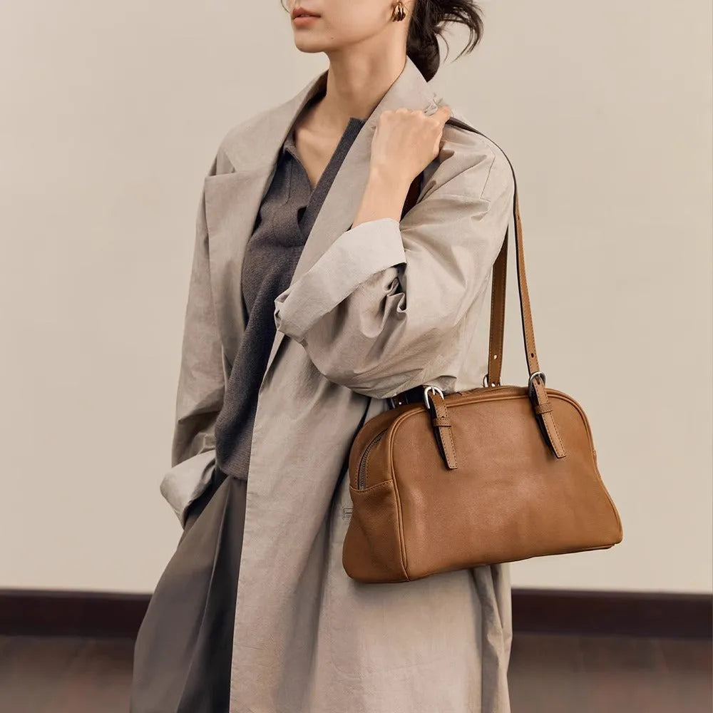 Women's retro genuine leather shoulder bag in horizontal square design with double joint straps