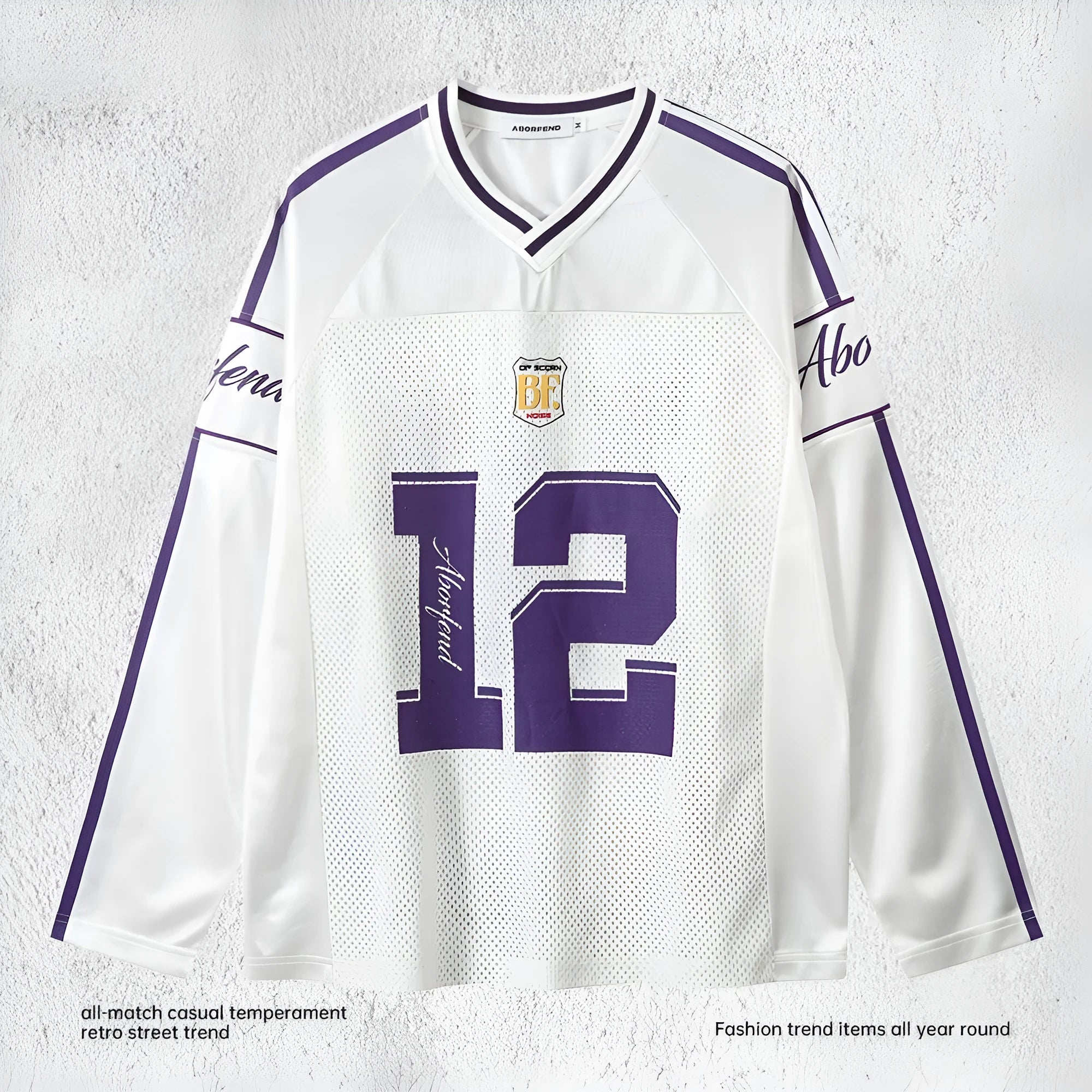 Long-sleeved t-shirt with digital print contrast colour design and V-neck styling in polyester jersey fabric