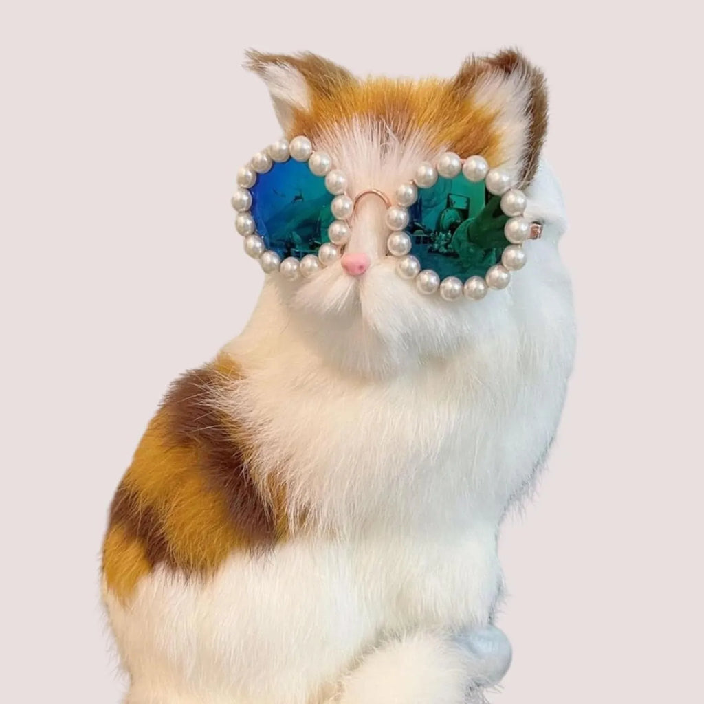 Pearl-decorated round sunglasses for cats and dogs in multiple colours and two sizes