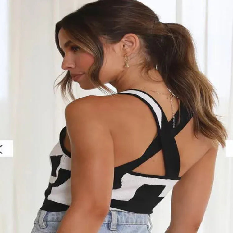 Women's slim fit U-collar camisole vest in contrast colours on a model.