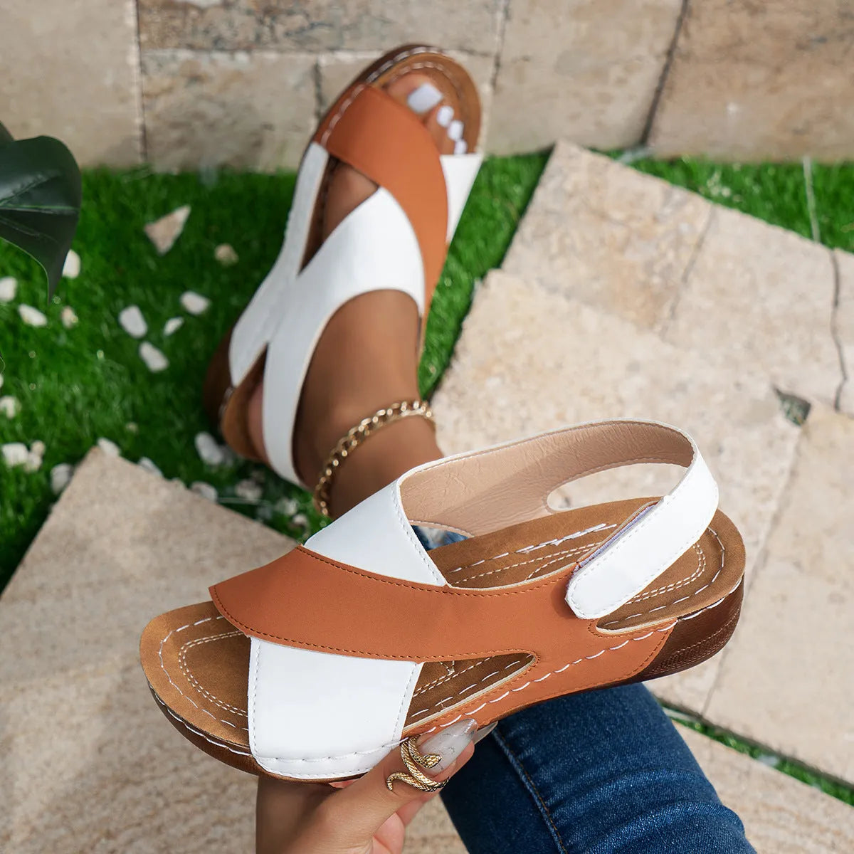 Women's summer colourblock cross-strap wedges sandals with Velcro fastening in round toe style