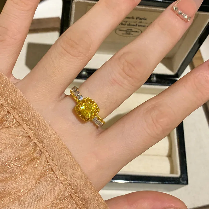 Yellow diamond pineapple cube sugar polished copper geometric ring for women in quadrilateral shape