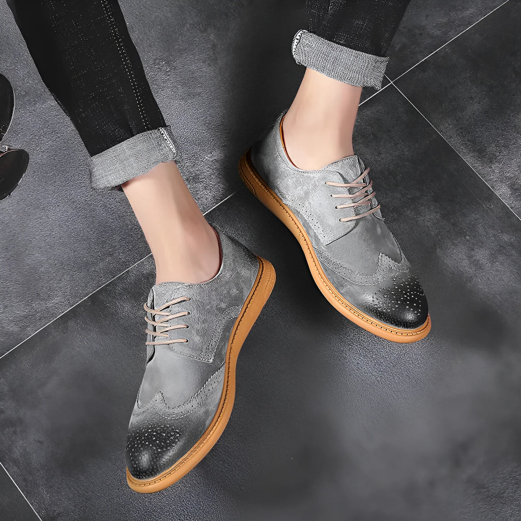 Men's black leather business formal lace-up shoes with a low top and rubber sole.