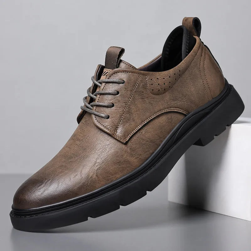 Men's leather sneaker shoes in black with two-layer cowhide upper and rubber sole