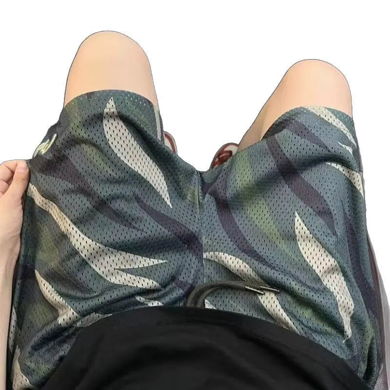 Men's camouflage pattern cotton blend mesh shorts with straight-leg design