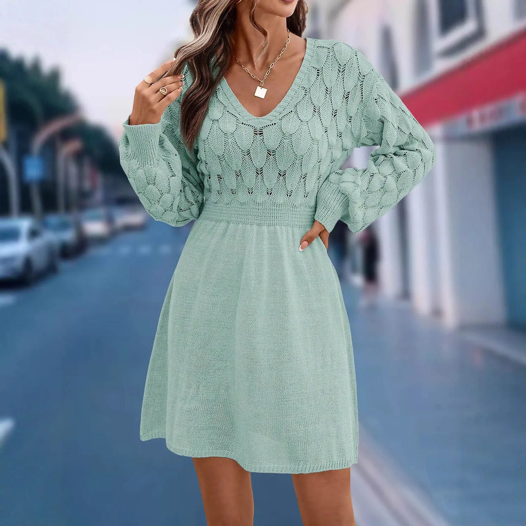 Women's artistic retro V-neck long sleeve beach dress in acrylic fabric with a 3D pattern.