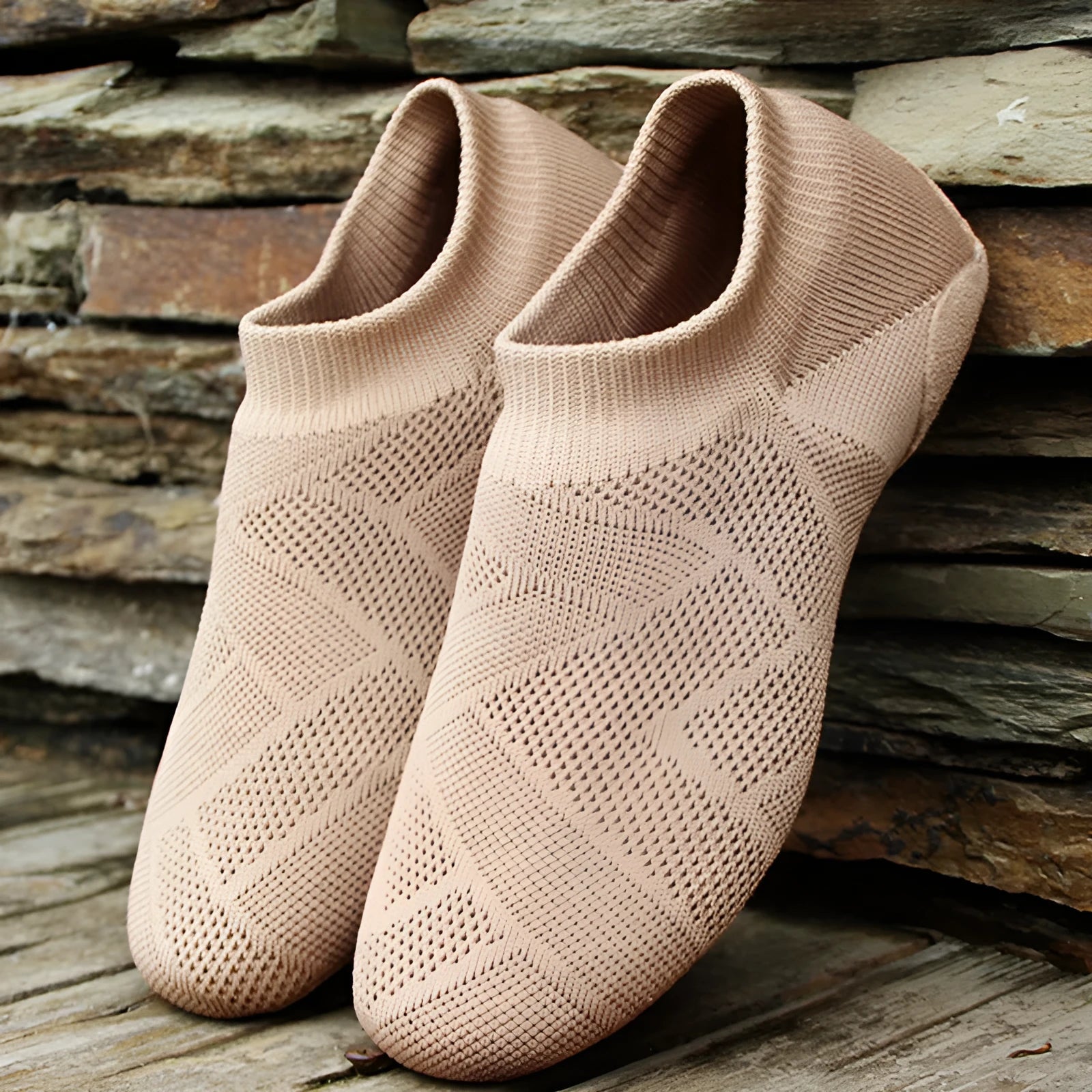 Camel-coloured Latin dance shoes with cotton mesh upper and leather sole in simple solid colour printing