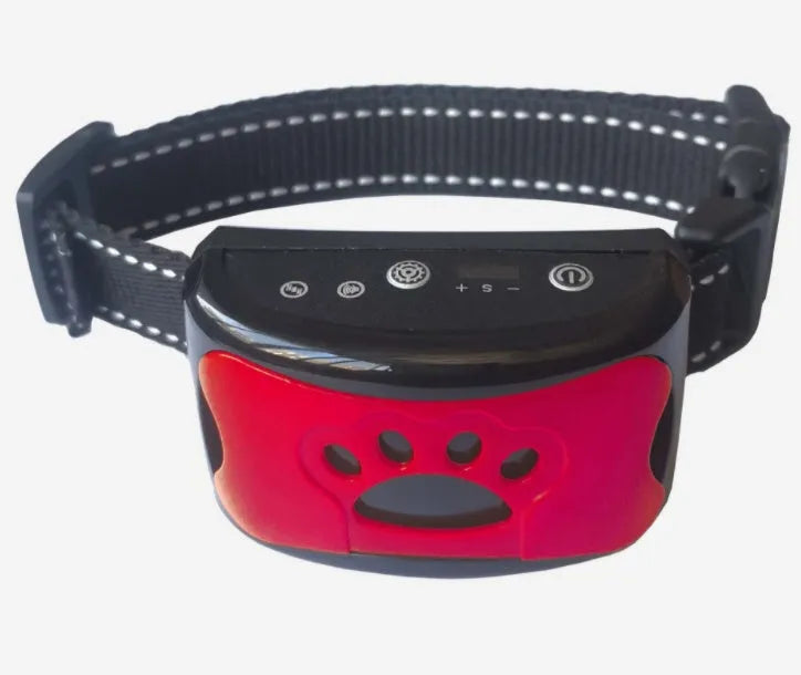 Waterproof rechargeable dog training collar with remote control in black colour, adjustable 6-35cm neck strap