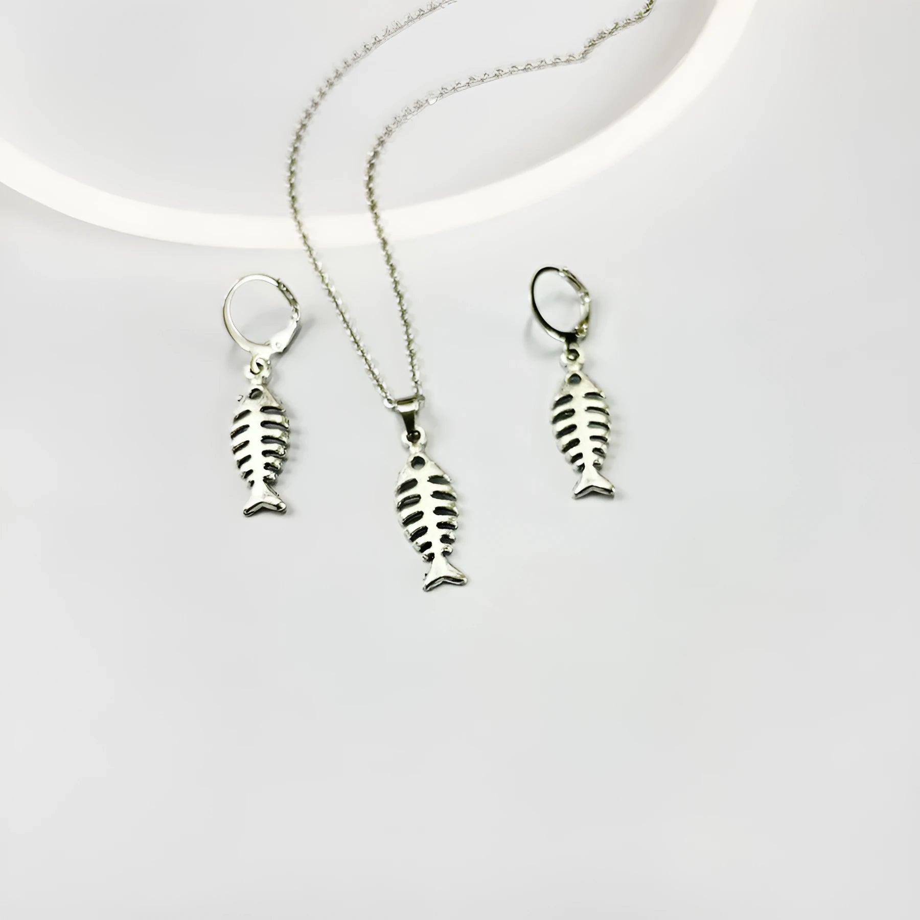 Fishbone pendant necklace and matching earrings set with retro style design and adjustable chain