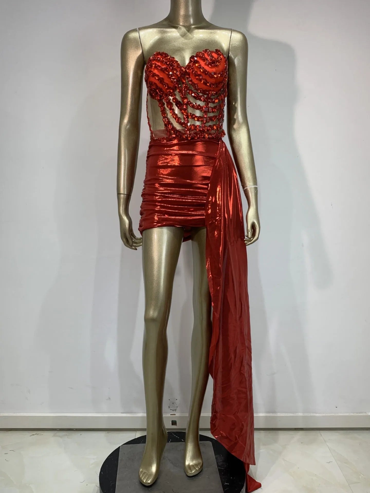 Red mesh stage costume skirt suit with hollow see-through design for banquet performances