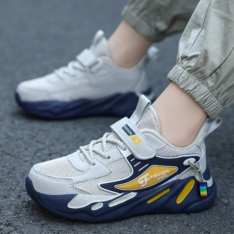 Child's platform sports shoes in dark blue mesh with non-slip sole and Velcro fastening
