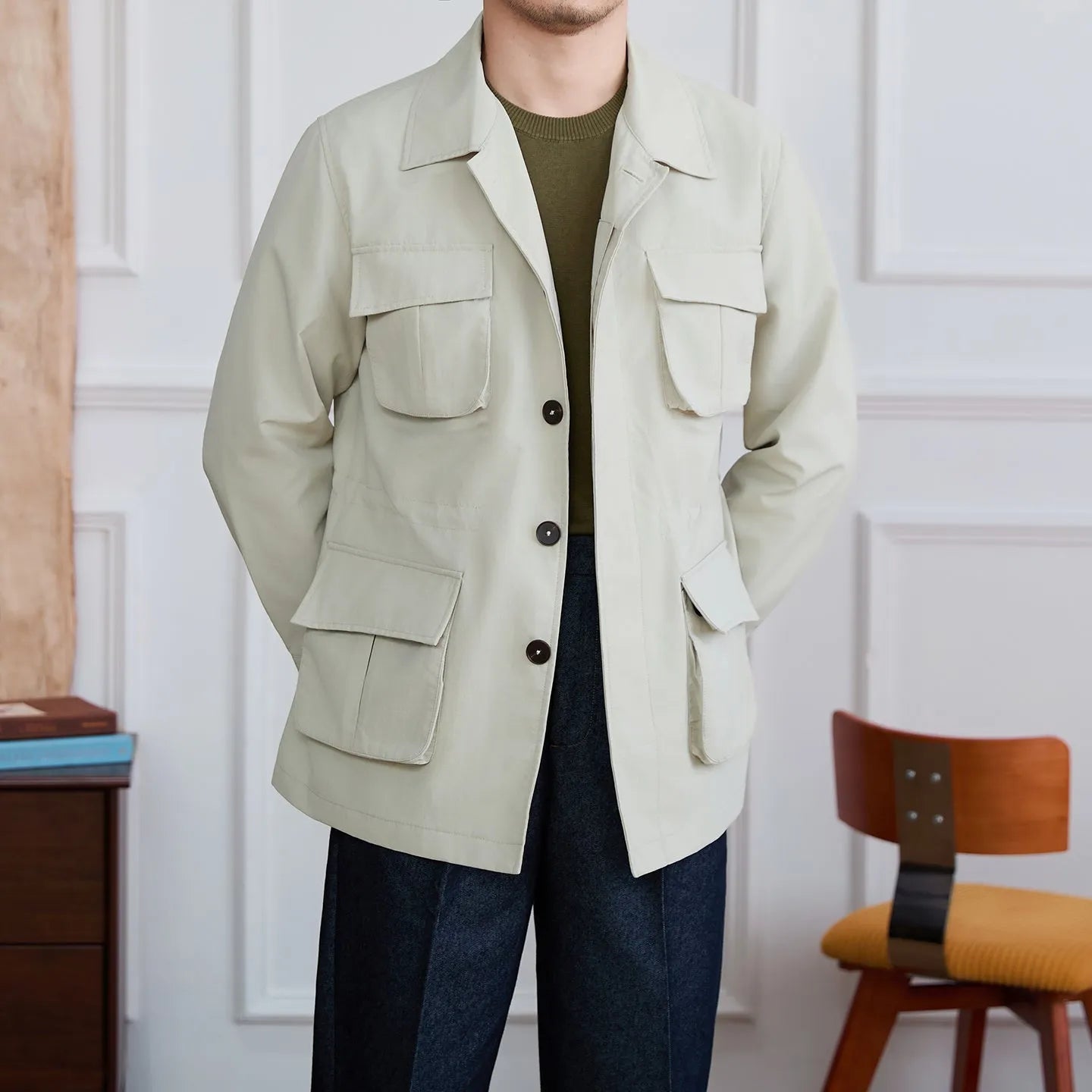 Men's multi-pocket retro nylon jacket in beige with multiple pockets and classic cut
