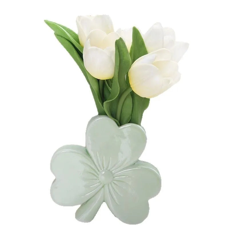 White porcelain clover ceramic vase with European style design for desktop decoration